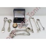 A pair of George IV silver Queens pattern salt spoons, 58 g gross; two plated cruet spoons; two
