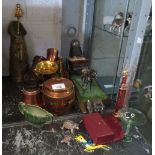 SHELF OF BRASS ITEMS & VENETIAN GLASS