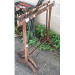 3 METAL TRESTLES