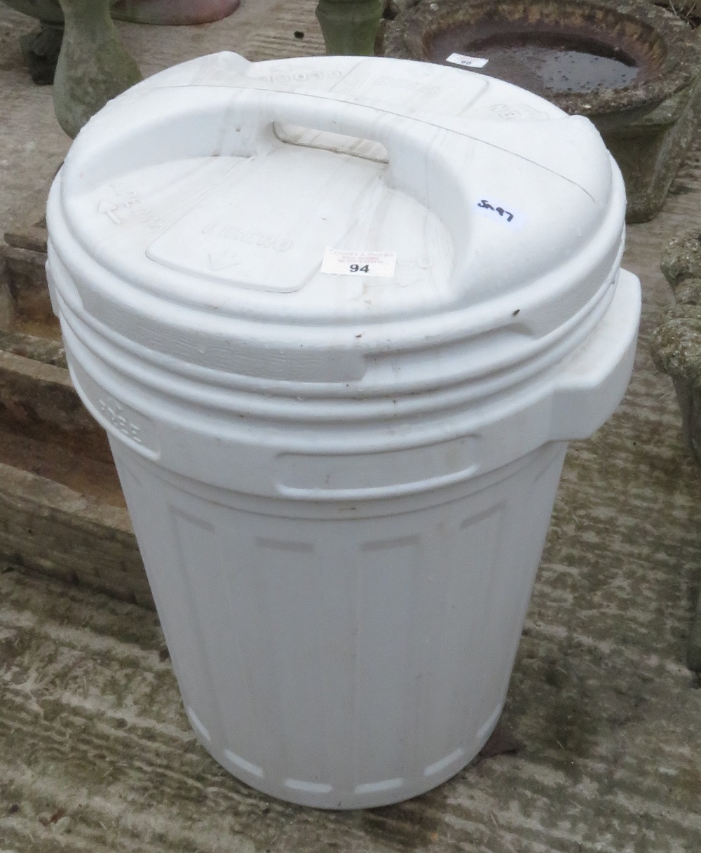 WHITE PLASTIC BIN WITH TWIST LID