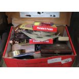 BOX OF COLLECTABLES INCLUDING COSTUME JEWELLERY, 2 SPUD GUNS & TARGET, BOXED TEASPOONS