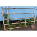 5 BAR SHORT GATE WITH VARIOUS PINTELS