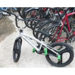 20 VERTICAL ALUMINIUM FRAMED BMX BICYCLE WITH STUNT PEGS "