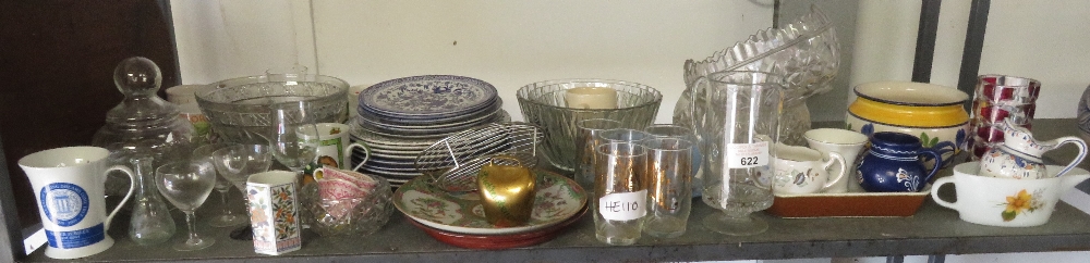 SHELF OF MAINLY GLASSWARE & OTHER ORNAMENTS