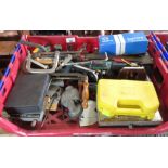 TRAY OF MIXED TOOLS INCLUDING ROUTER, HAND TOOLS, CUTTERS & HEAVY DUTY DRILLS