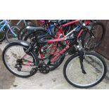 26 MONGOOSE ROCKADILE GENTS SPRUNG FORKS BICYCLE WITH ALUMINIUM FRAME & MUD DEFLECTORS"