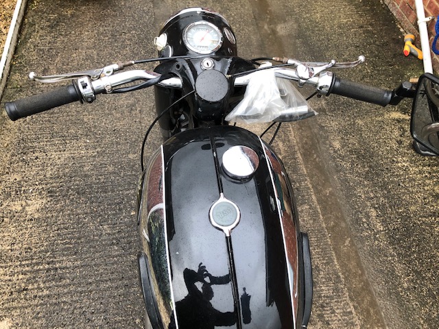 1964 BSA A50, REG:BDU 495B, FINISHED IN BLACK WITH GREY SEAT AND CHROME TANK SIDES, GOOD WORKABLE - Image 7 of 11