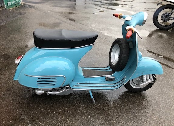 VESPA 150 SPORTIQUE, REG: BHW 378A, FINISHED IN SKY BLUE AND PRESENTED IN ABSOLUTELY BEAUTIFUL - Image 4 of 11