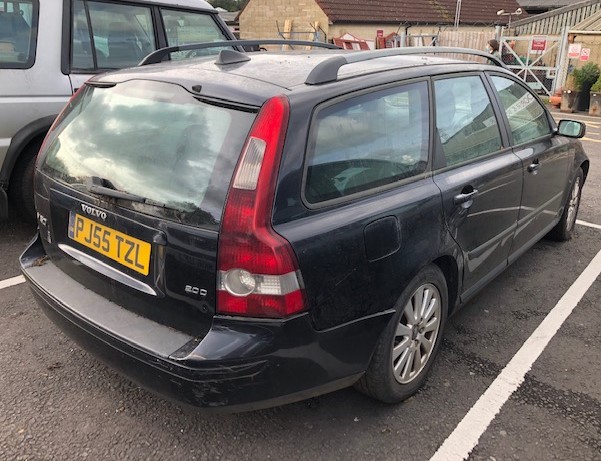 VOLVO V50, REG:PJ55 TZL, 2.0 D 5 DOOR ESTATE, FOR SPARES OR REPAIR, WE HAVE HAD THE VEHICLE RUNNING, - Image 3 of 7