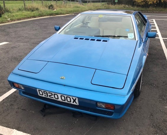 LOTUS TURBO ESPRIT HC, REG D920 00X (BELIEVED TO BE 1987) COMING TO THE SALE HAVING BEEN IN STORE - Image 4 of 11