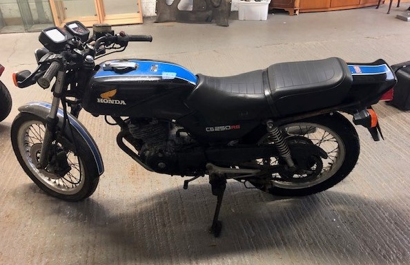 1981 HONDA CB250RS. BEEN OFF ROAD FOR MANY YEARS. APPEARS TO BE COMPLETE AND READY FOR RENOVATION.