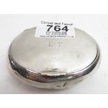 An oval silver snuff box with hinged lid engraved “LT 1925” Birmingham 1910 2.6oz troy