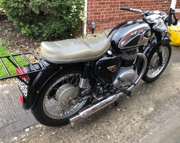 1964 BSA A50, REG:BDU 495B, FINISHED IN BLACK WITH GREY SEAT AND CHROME TANK SIDES, GOOD WORKABLE - Image 4 of 11