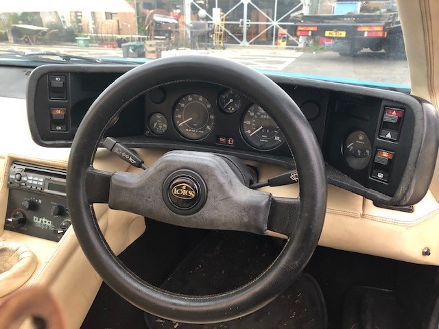 LOTUS TURBO ESPRIT HC, REG D920 00X (BELIEVED TO BE 1987) COMING TO THE SALE HAVING BEEN IN STORE - Image 7 of 11