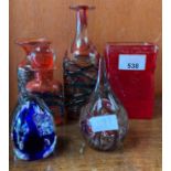 VARIOUS ART GLASS INCLUDING MDINA & CAITHNESS PAPERWEIGHT