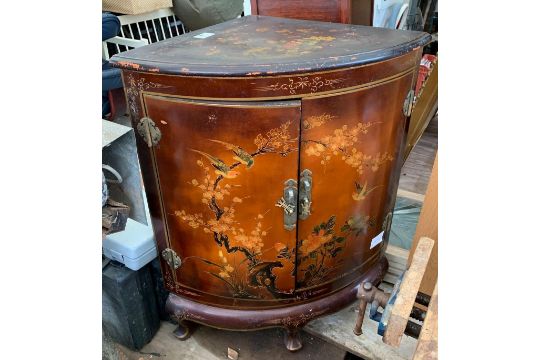 CHINOISERIE STYLE HAND PAINTED CORNER CABINET