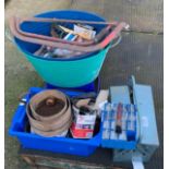 SELECTION OF GARAGE ITEMS INCLUDING TOOLS, TIN BUCKETS ETC