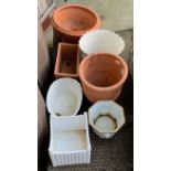 SMALL SELECTION OF GARDEN POTS