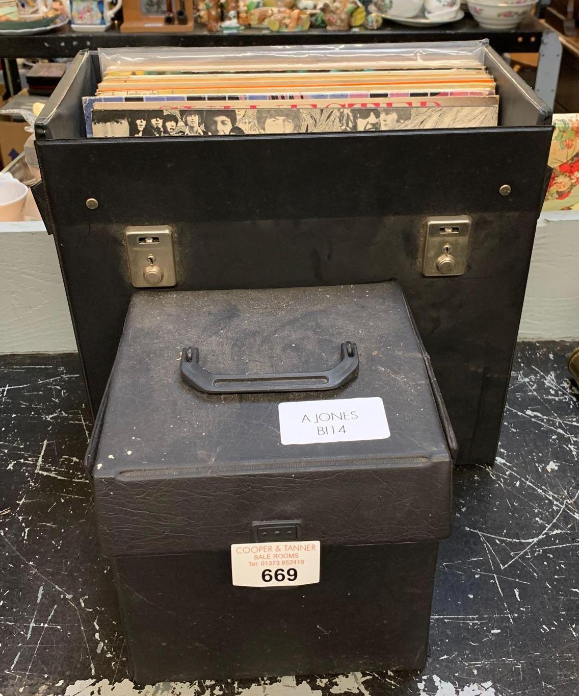 2 RECORD CASES INCLUDING 45'S & LP'S