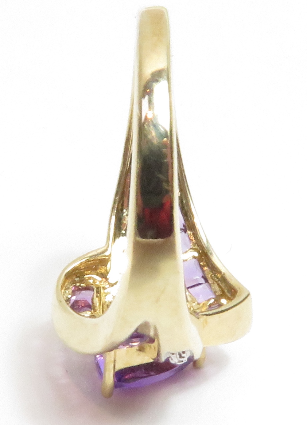 A triangular cut amethyst and diamond 9 carat gold dress ring, finger size N, 3 g gross - Image 2 of 4