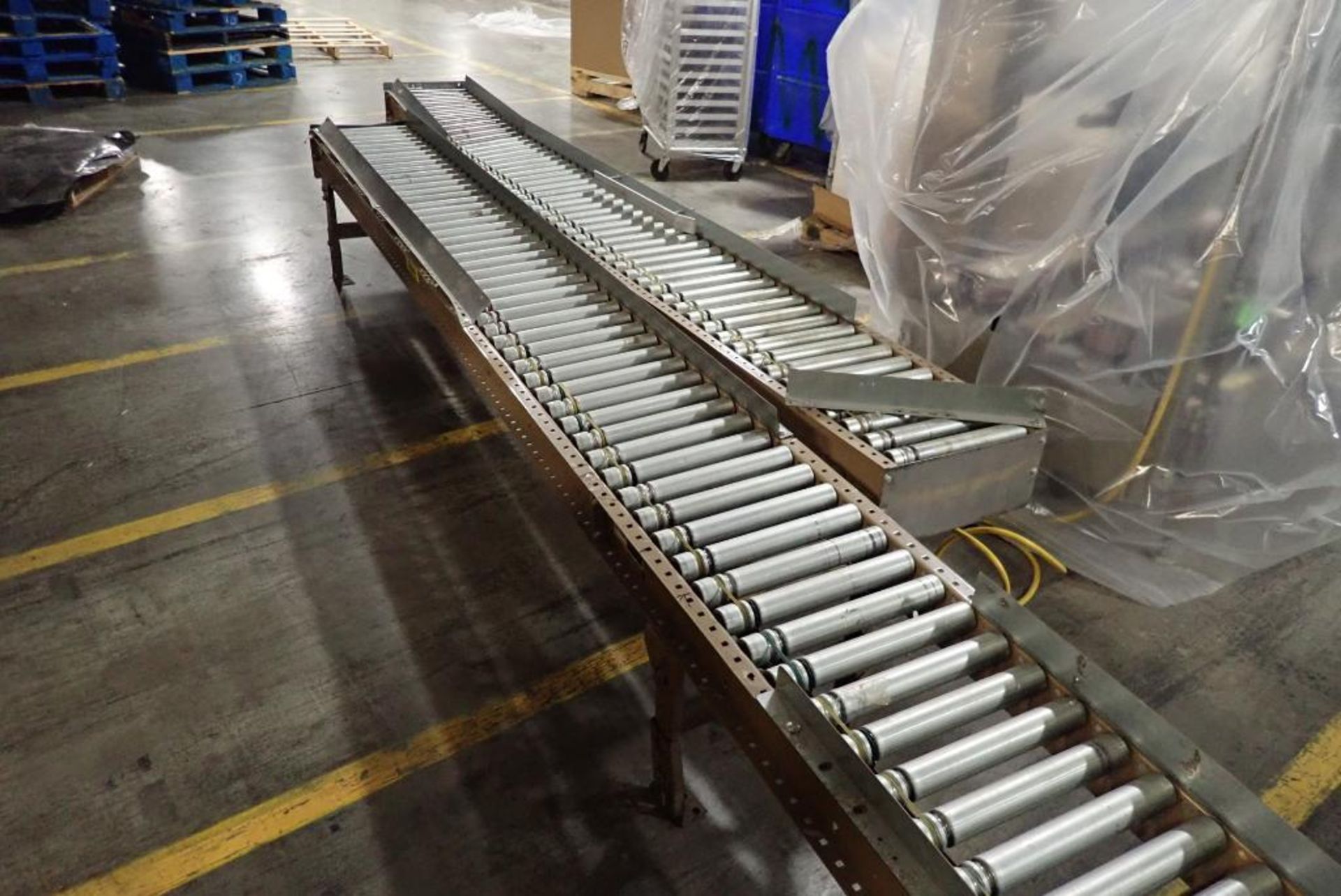 Mathews powered roller conveyor - Image 3 of 9