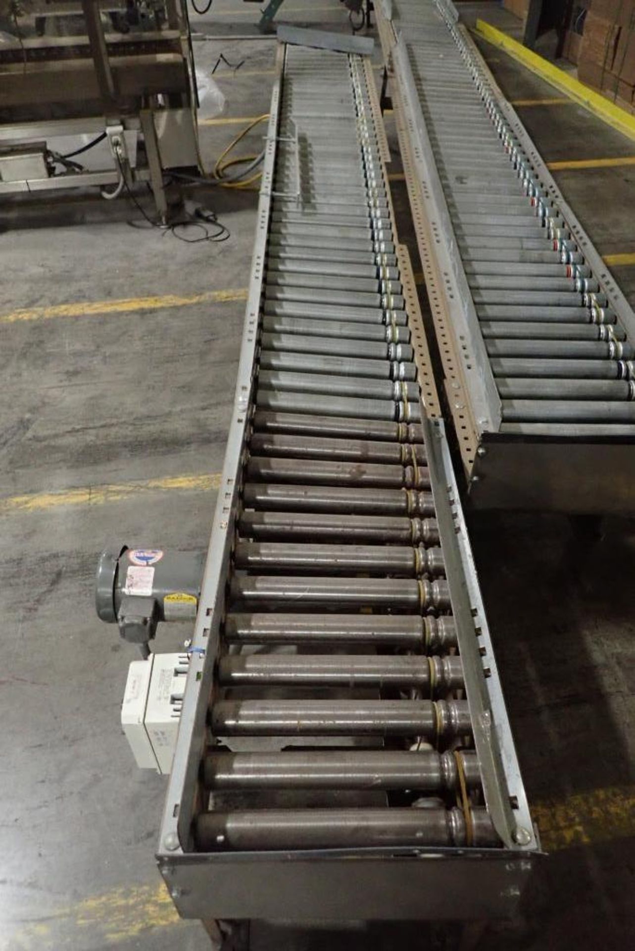 Mathews powered roller conveyor - Image 3 of 8