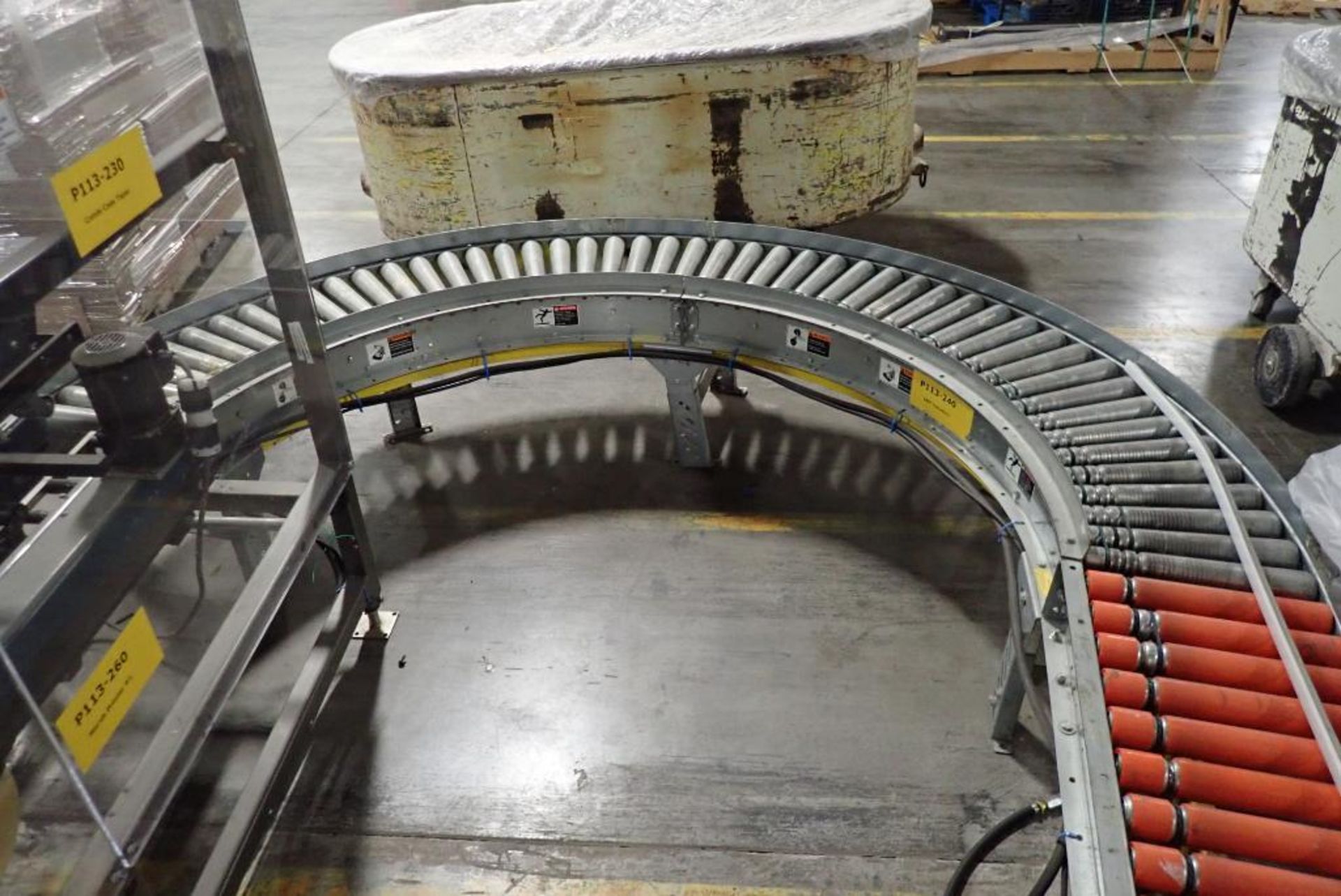 180 degree powered roller conveyor - Image 4 of 6