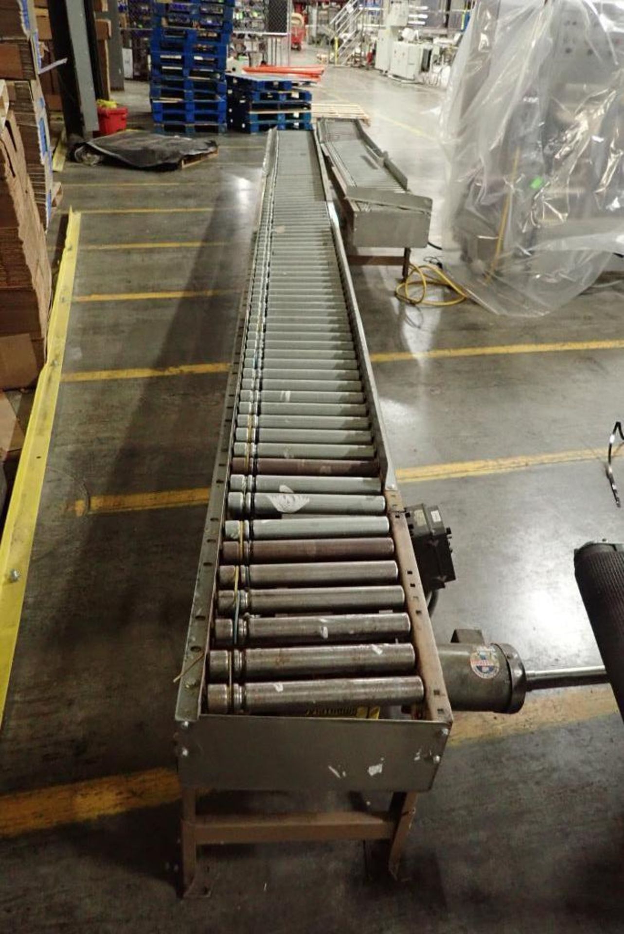 Mathews powered roller conveyor - Image 2 of 9