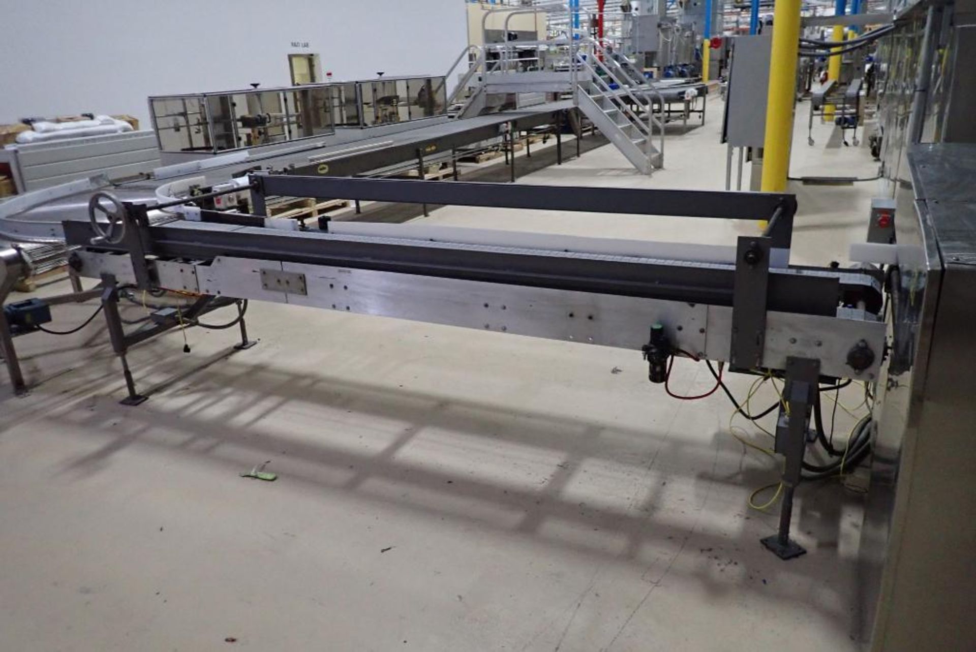 Pan conveyor - Image 2 of 9