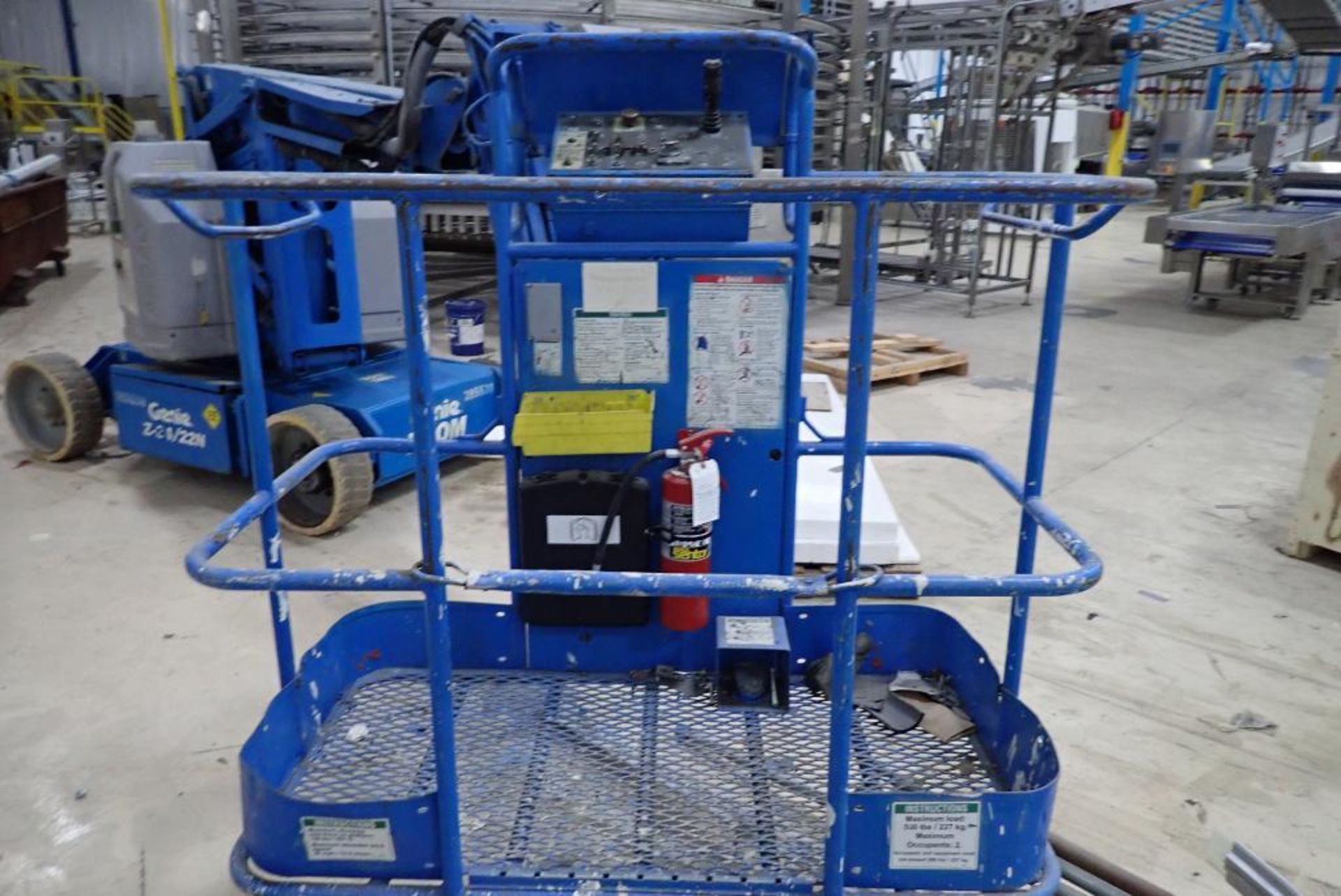 2002 Genie electric boom lift - Image 14 of 20
