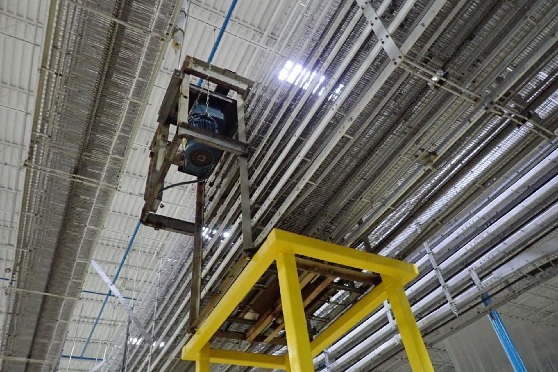 Stewart Systems racetrack overhead cooling conveyor - Image 10 of 18