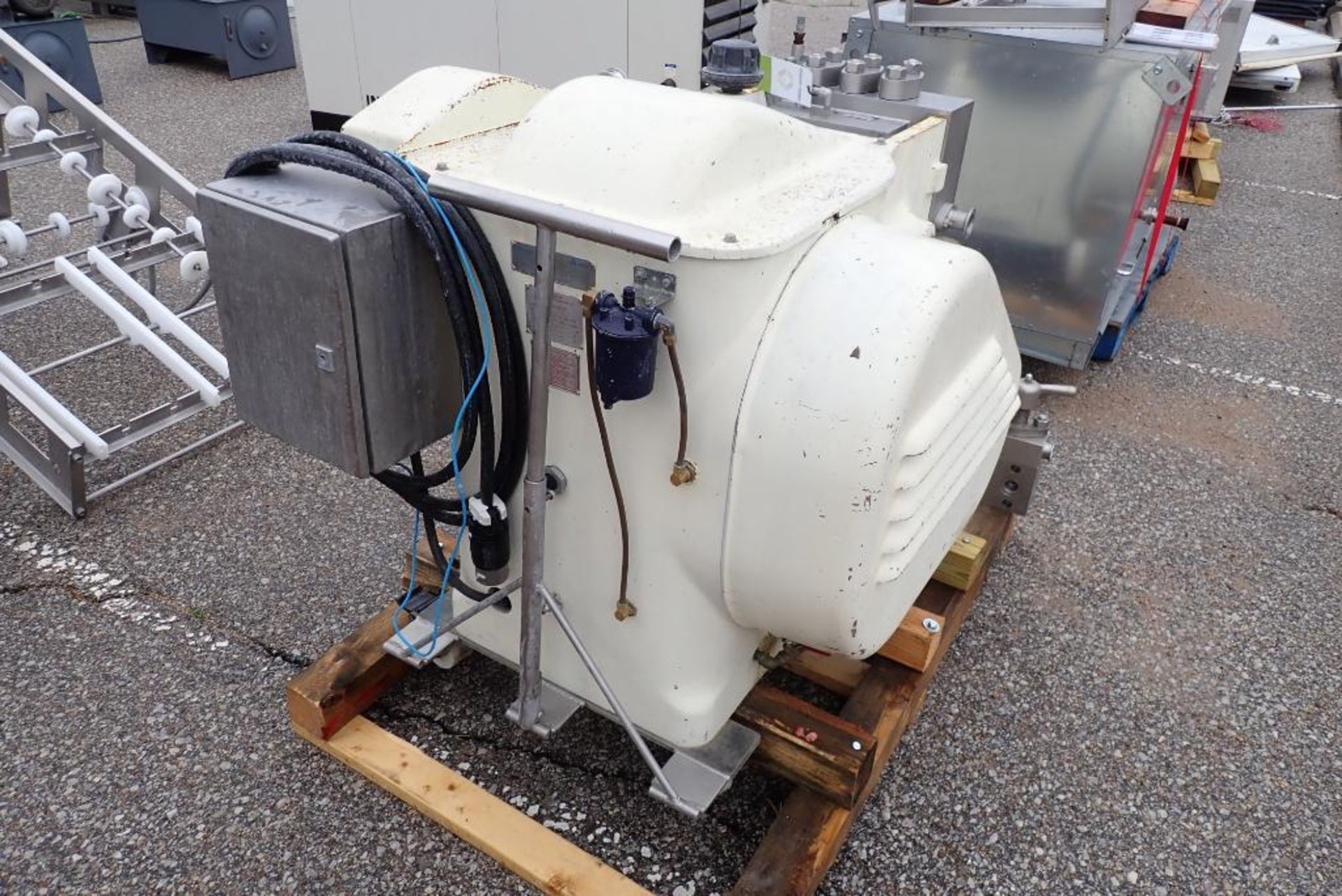 APV Gaulin 2 stage homogenizer - Image 5 of 22