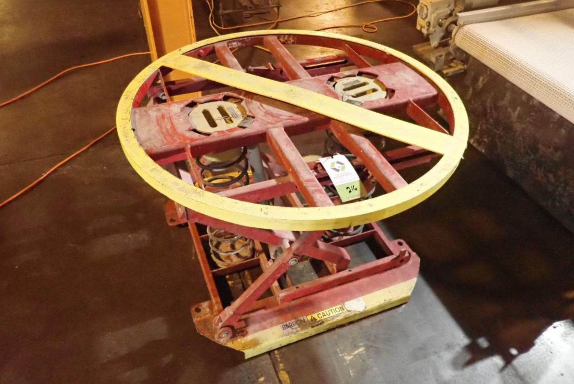 Southworth self elevating spring load pallet lift