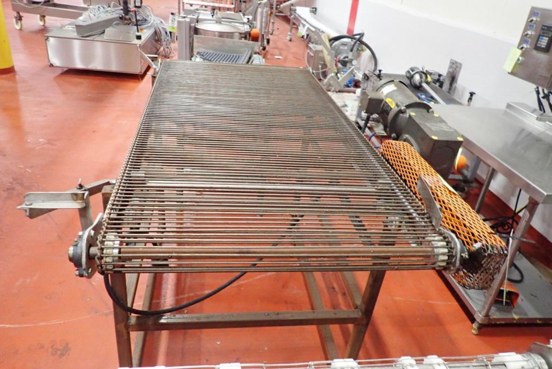 Fryer discharge conveyor - Image 3 of 7
