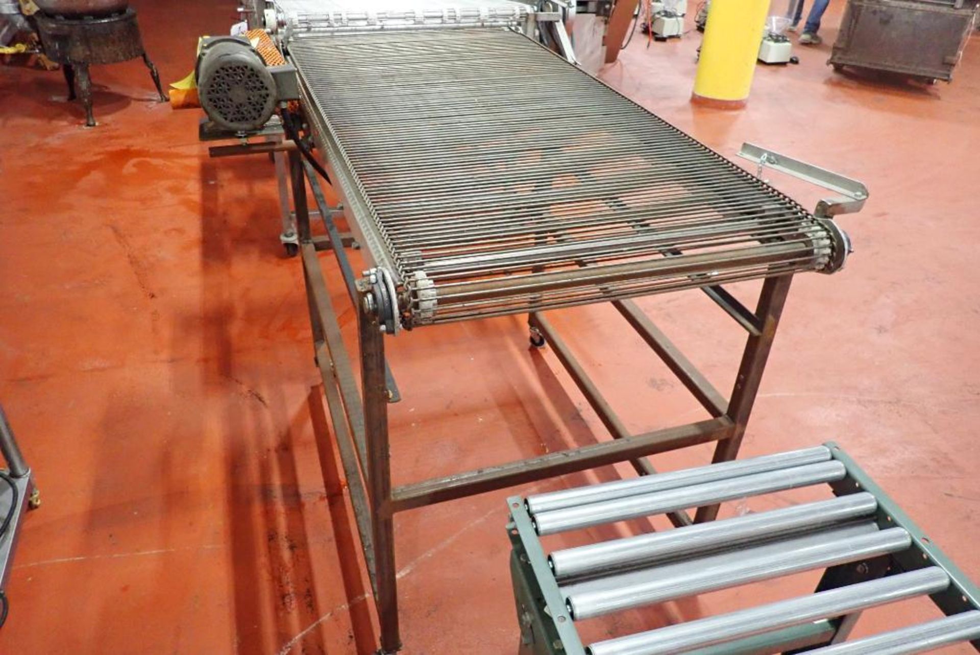 Fryer discharge conveyor - Image 4 of 7