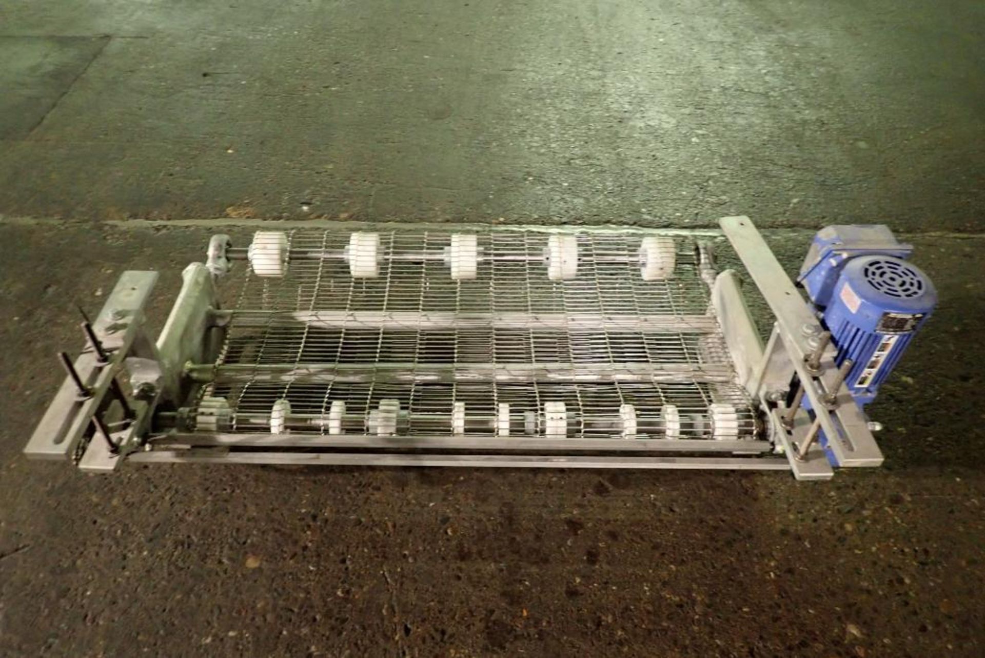 Wire belt transfer conveyor section - Image 4 of 7