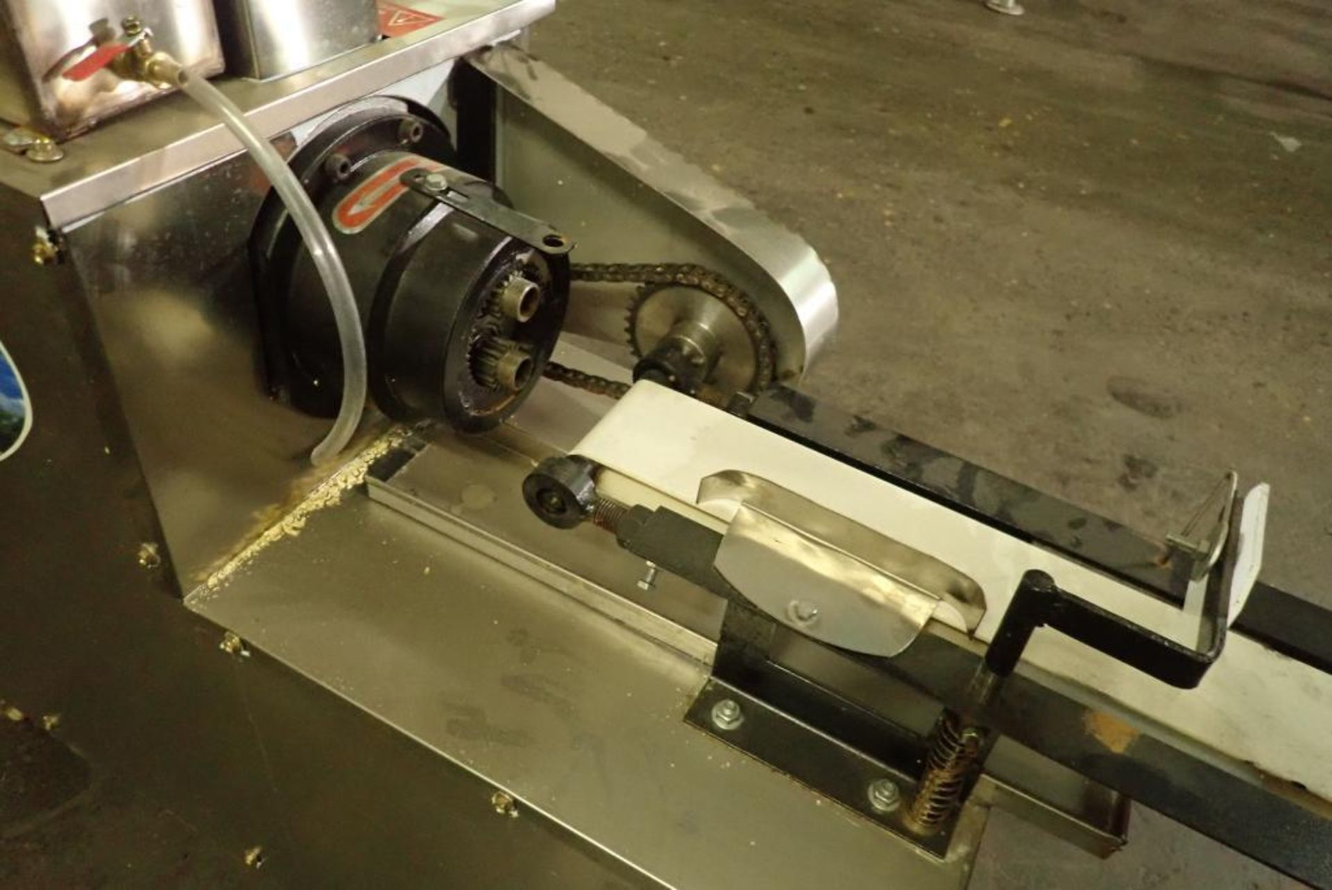 Twisted dough extruder - Image 7 of 14