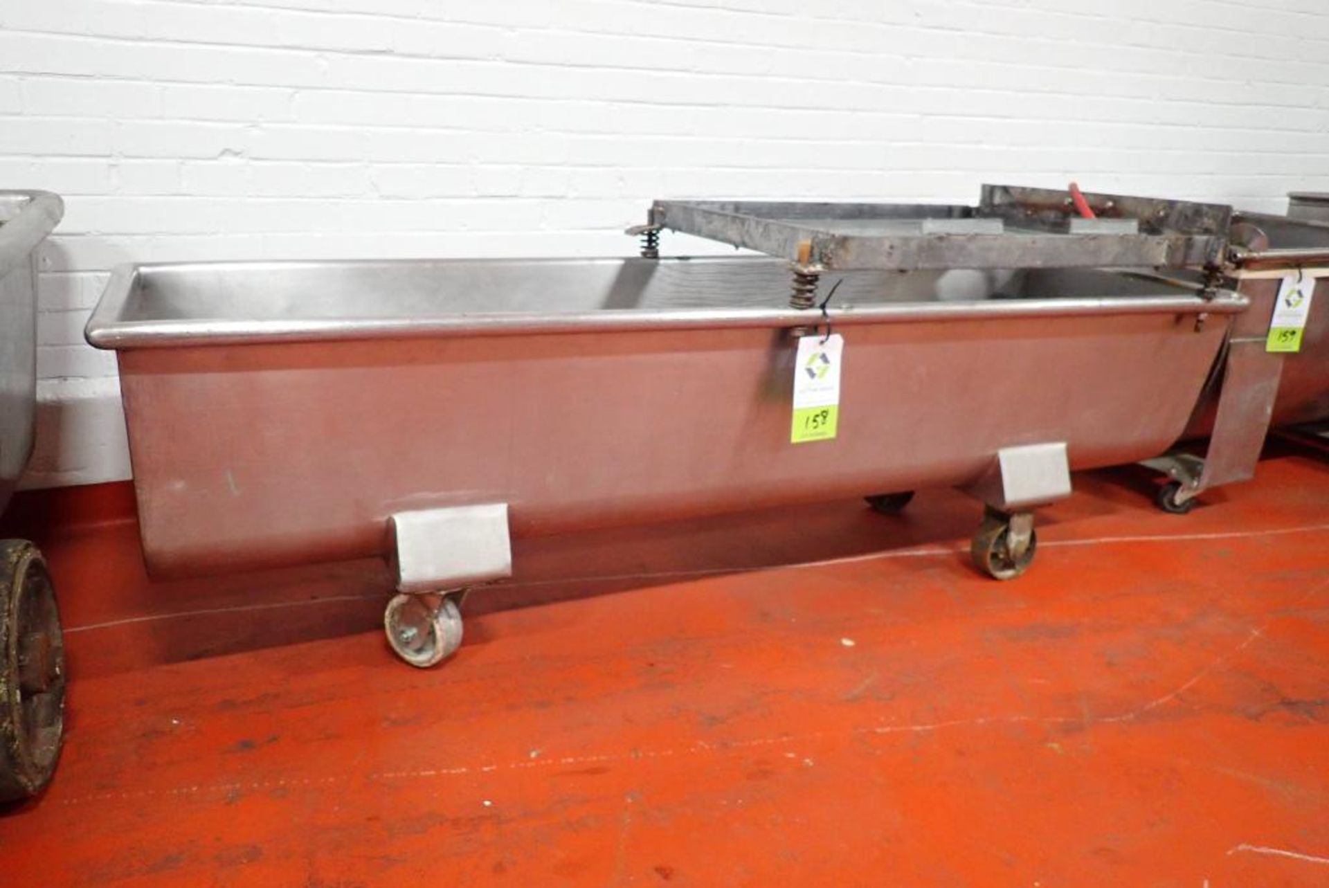 SS trough with pneumatic vibrating screen - Image 5 of 6