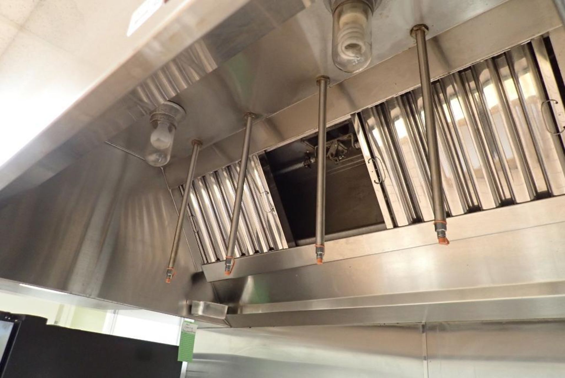 Captive Aire SS exhaust hood with fire suppression and lights - Image 5 of 8
