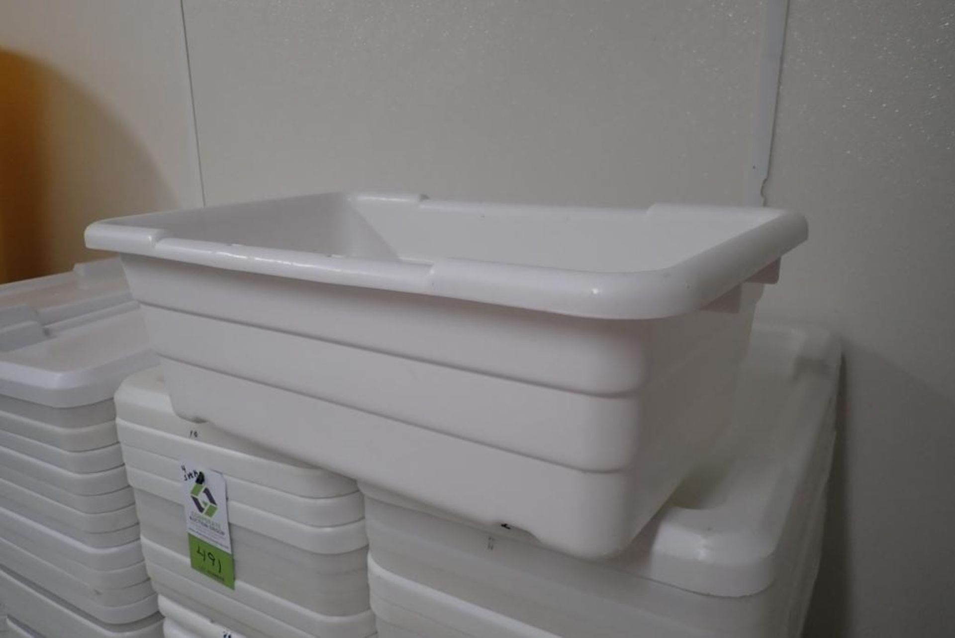 Lot of white plastic bins - Image 2 of 4