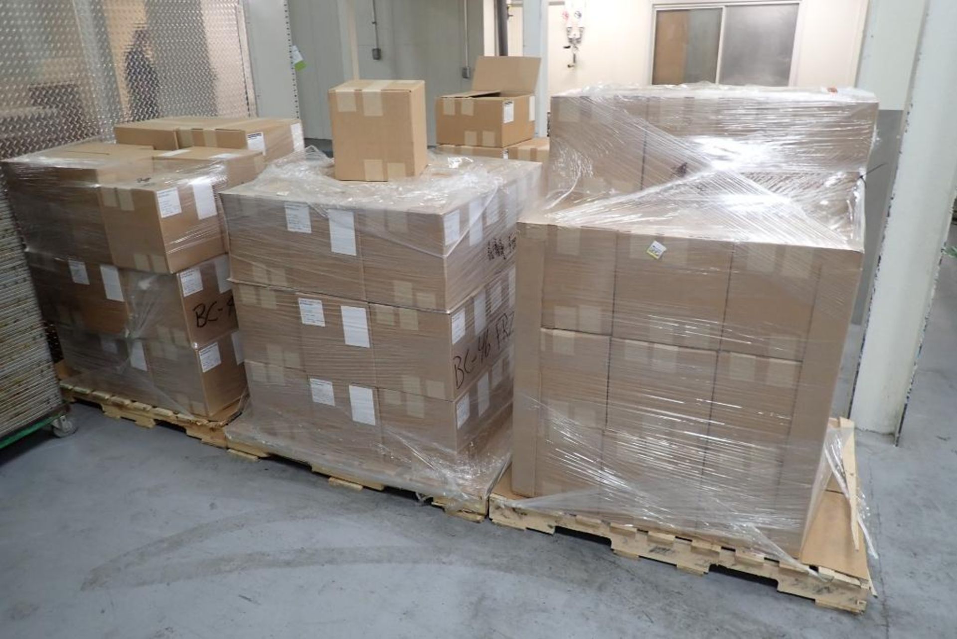 Boxes of direct thermal labels - Image 2 of 3