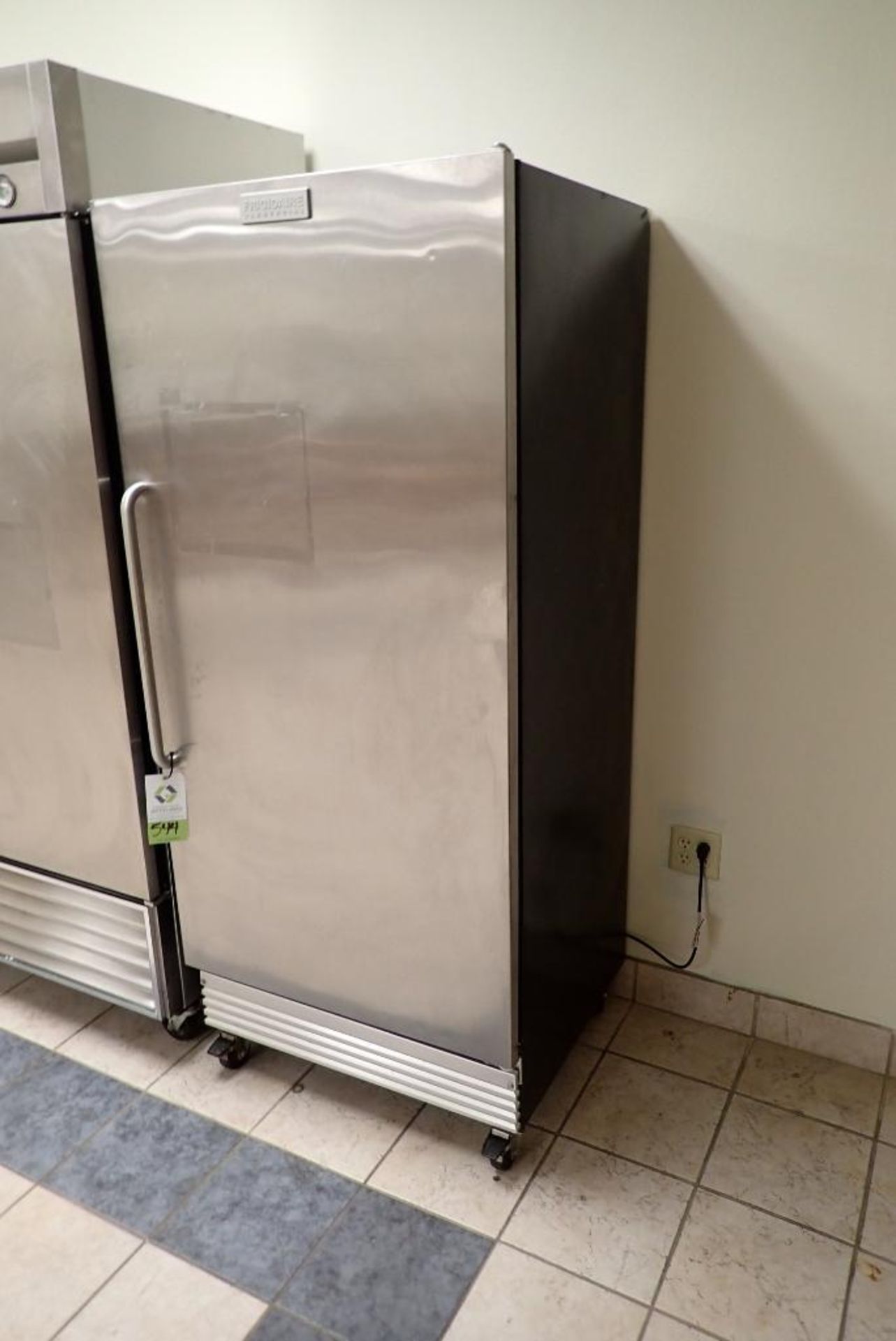Frigidaire refrigerator - Image 2 of 5