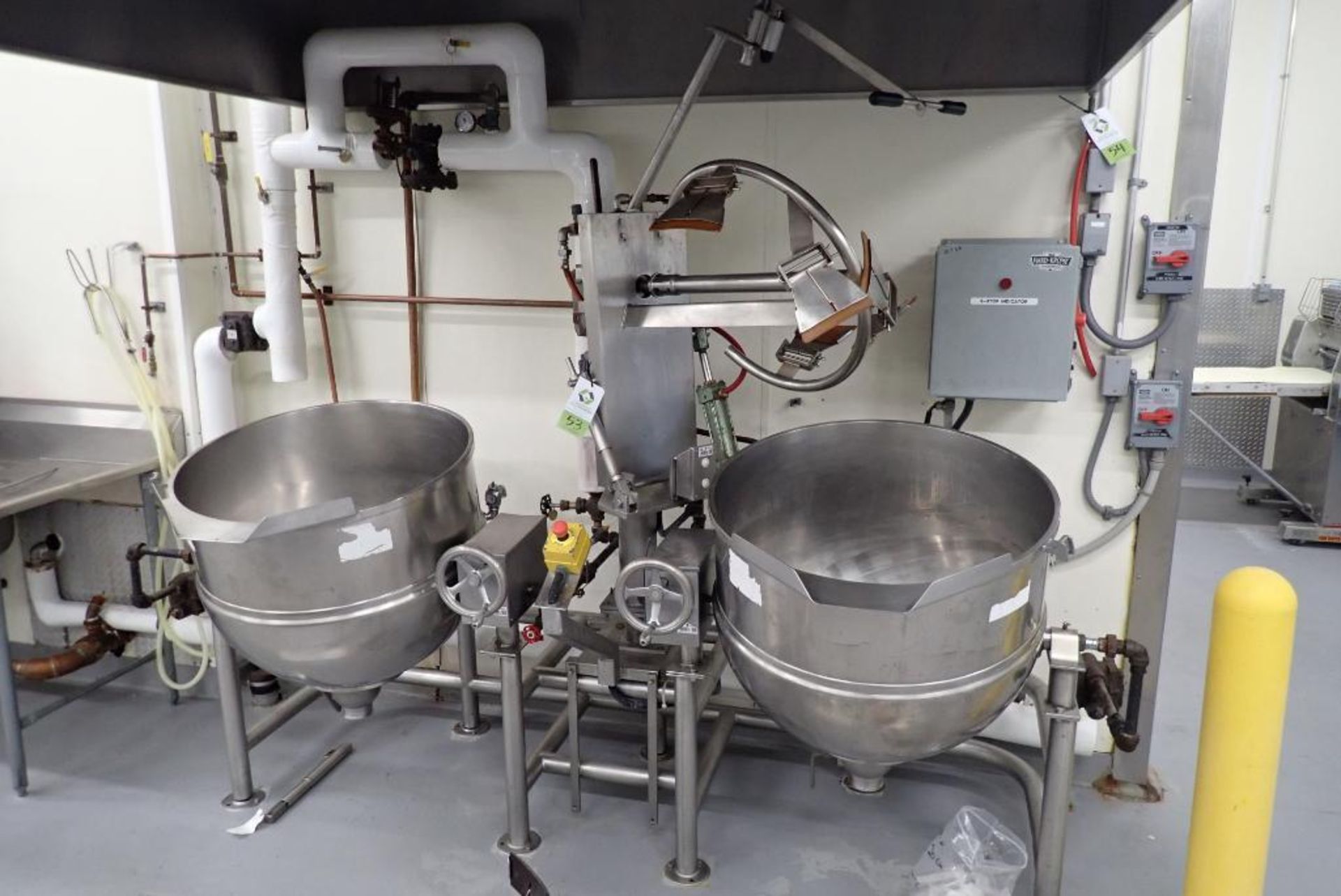 Groen dual tilt kettle system - Image 3 of 36