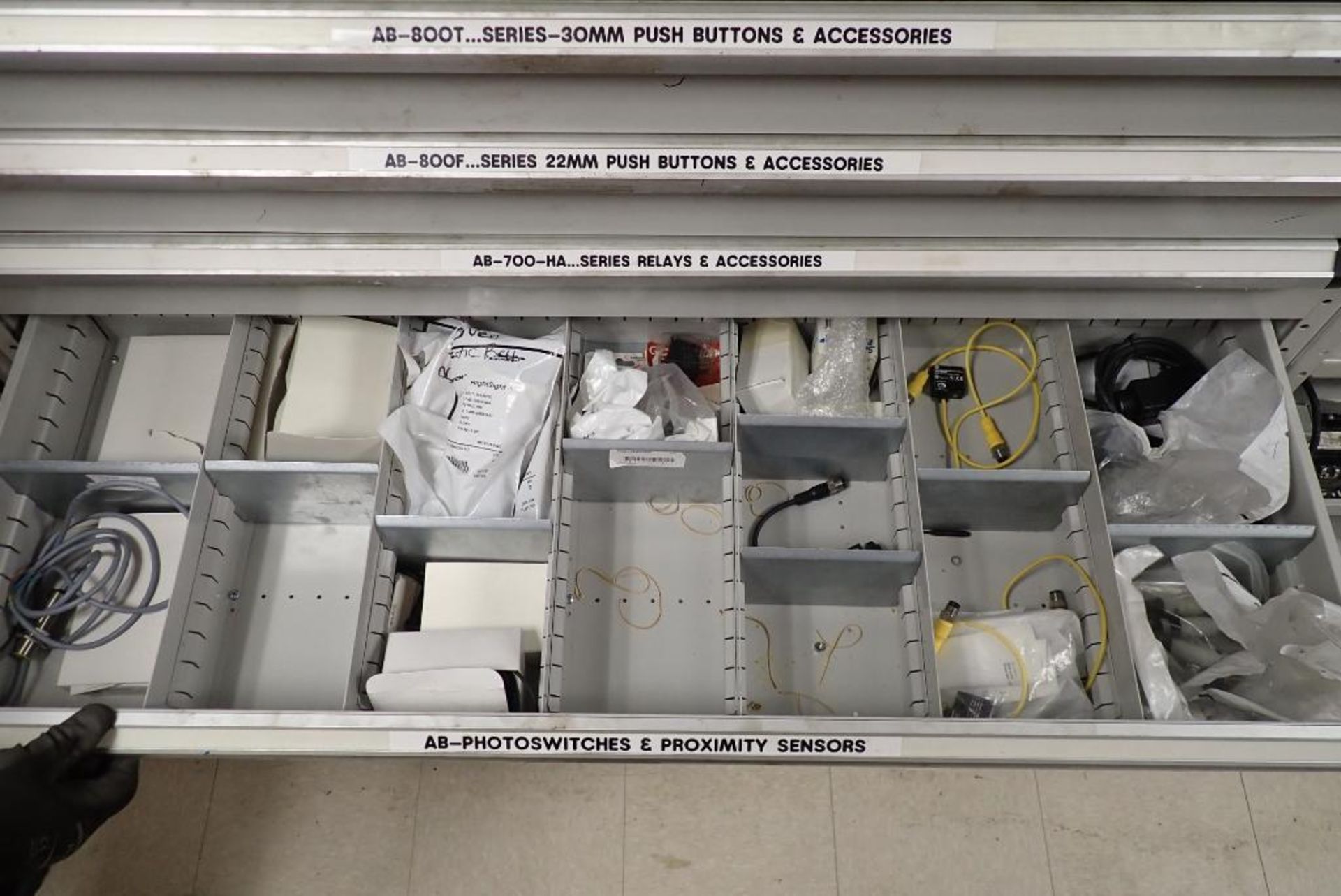 Contents of shelving and drawers including Allen Bradley contacts - Image 7 of 9