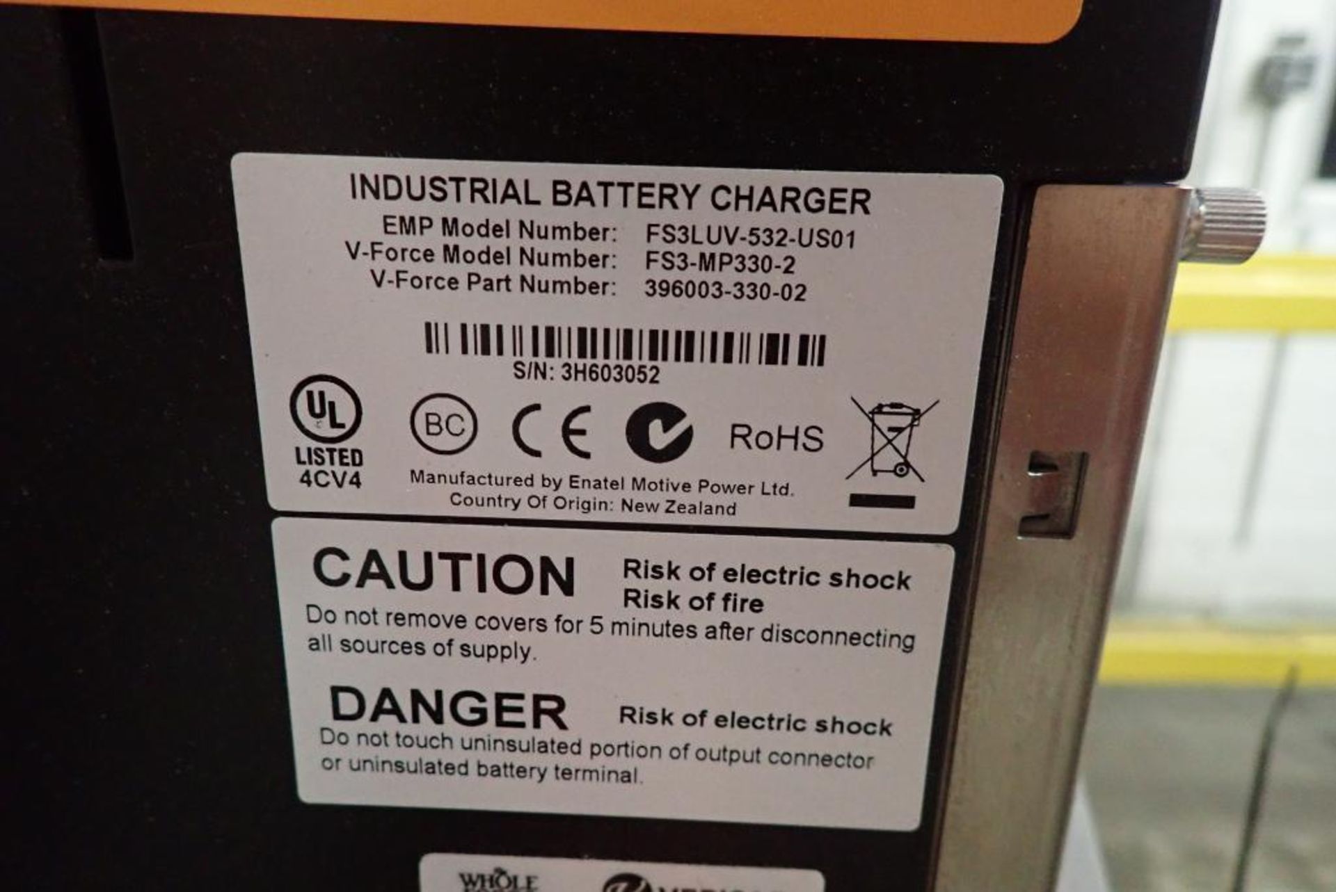 V-Force industrial battery charger - Image 6 of 6