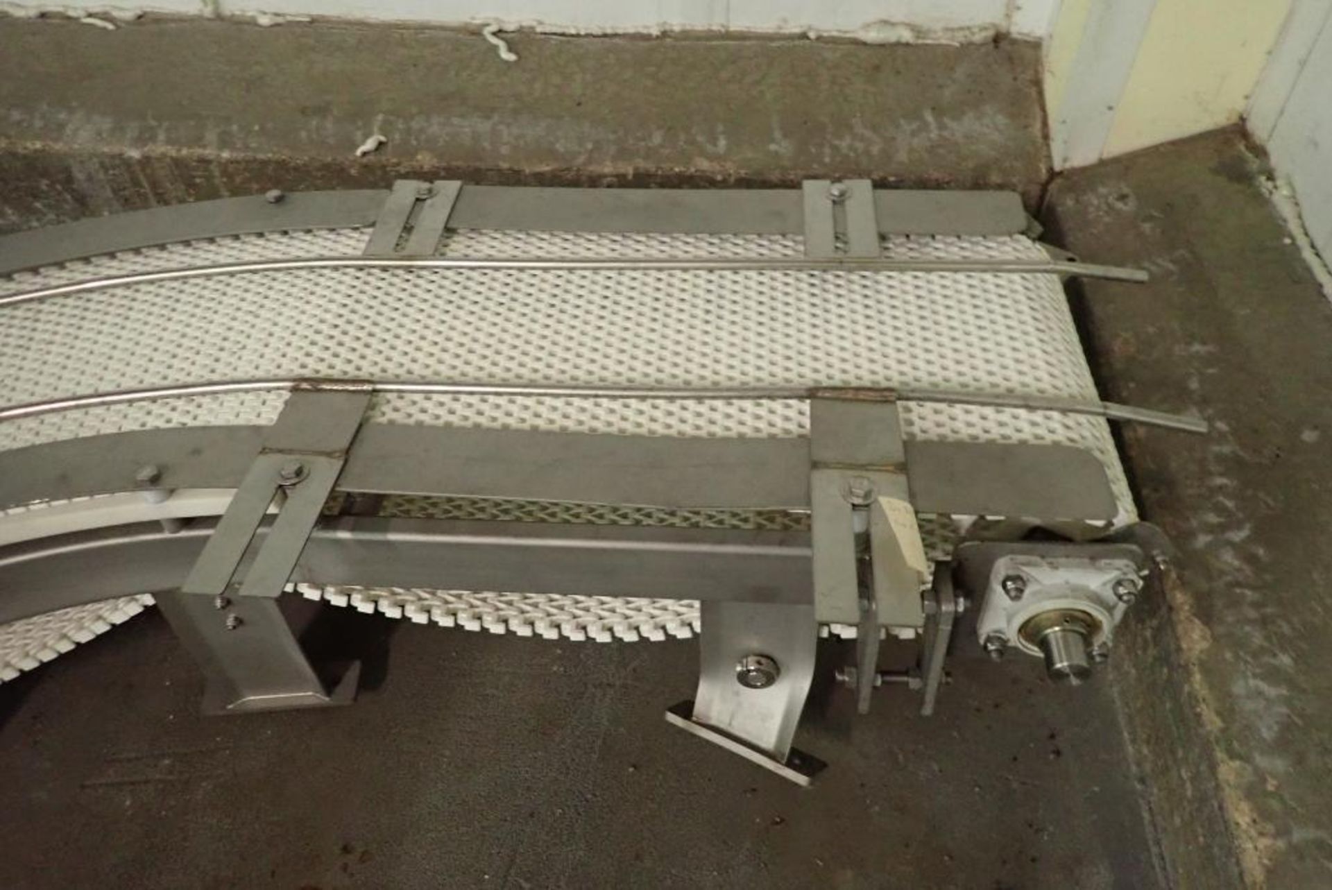 90 degree belt conveyor - Image 8 of 9