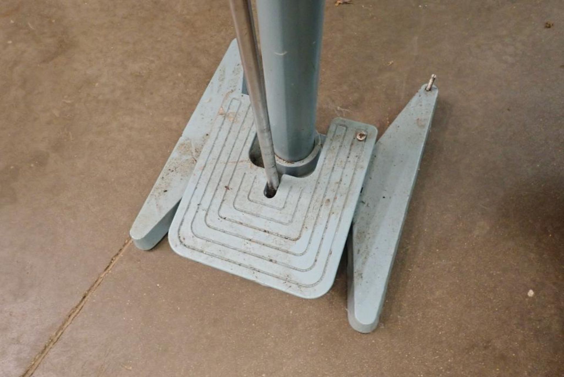 Foot operated sealer - Image 6 of 7