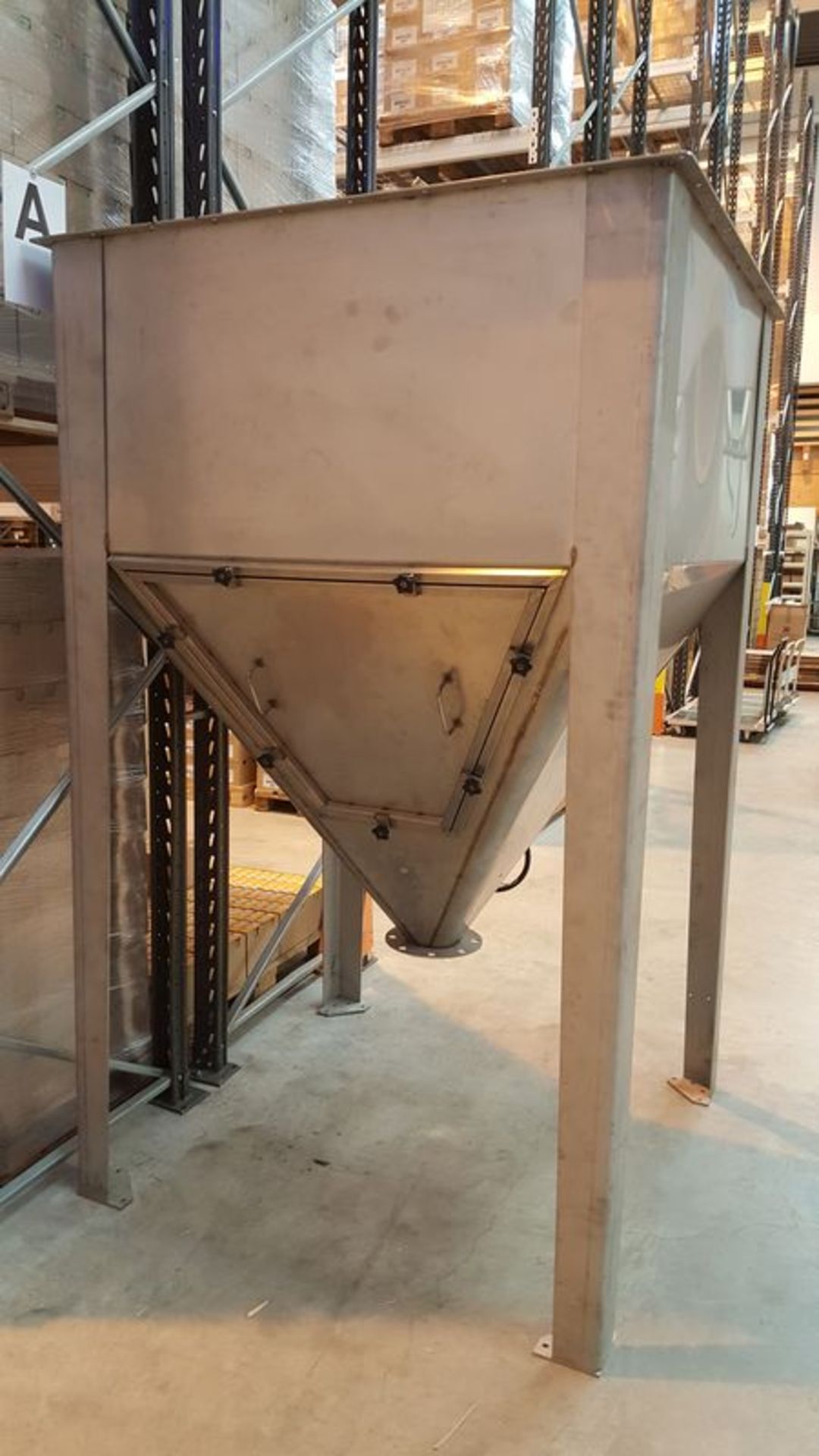 Standing storage hopper - Image 2 of 3