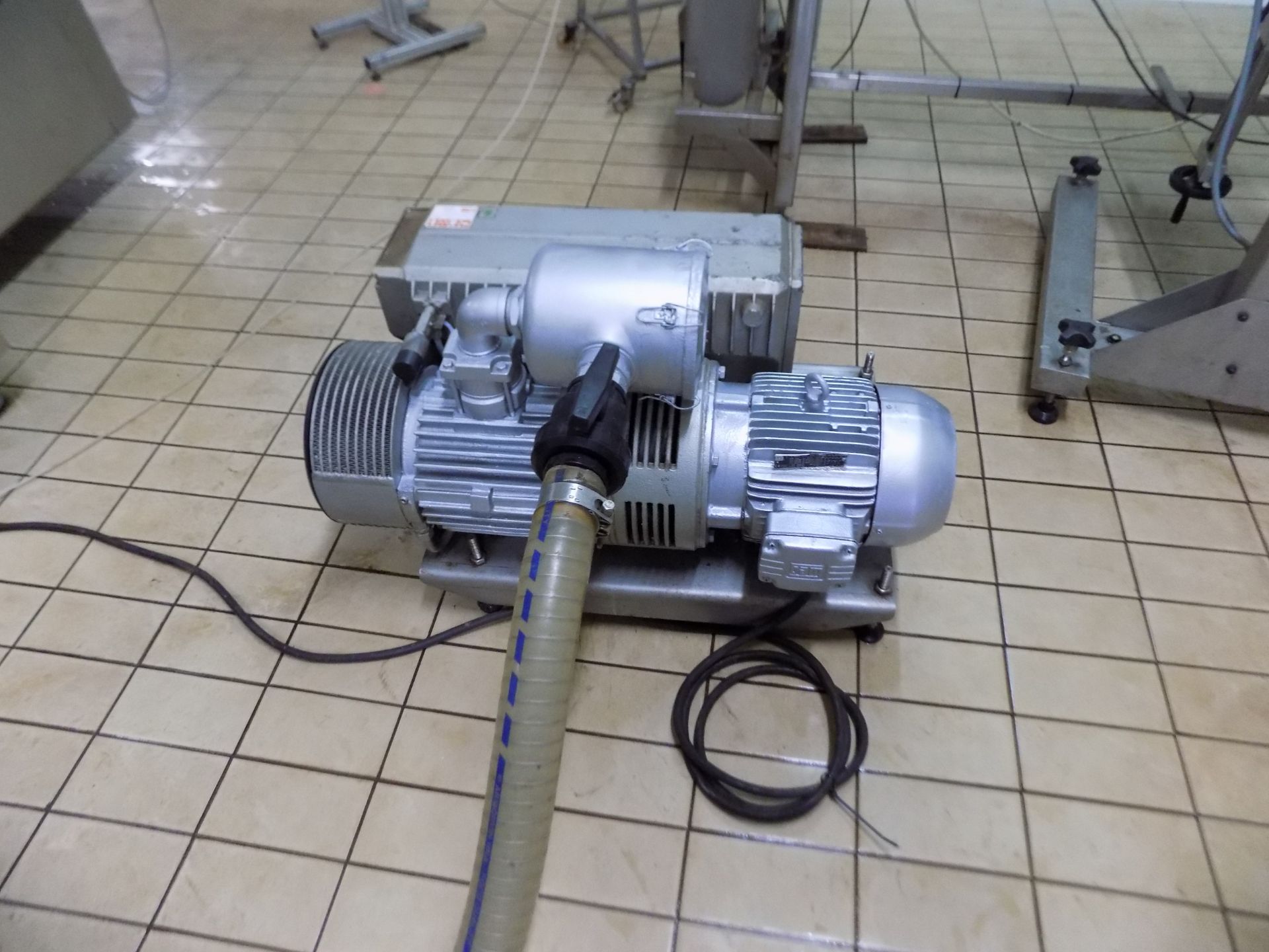 DIE SIZE 400 X400 MM X150MM HIGH WITH BUSH VACUUM PUMP 5,5kw, STAINLESS STEEL DIM. 5 meter X 0,80 - Image 7 of 12