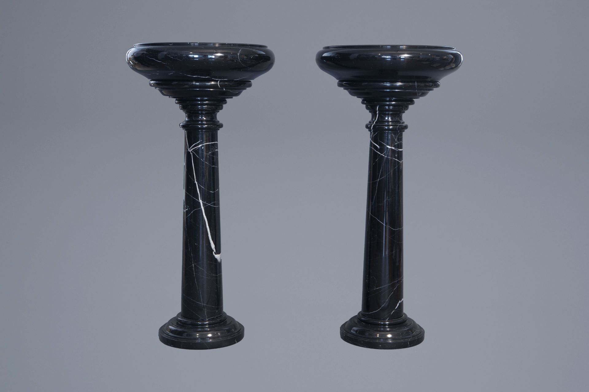 A pair of black-gray marble pedestals with a bowl, 20th C. - Image 6 of 9